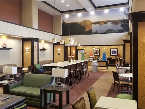Hampton Inn & Suites Peru photo